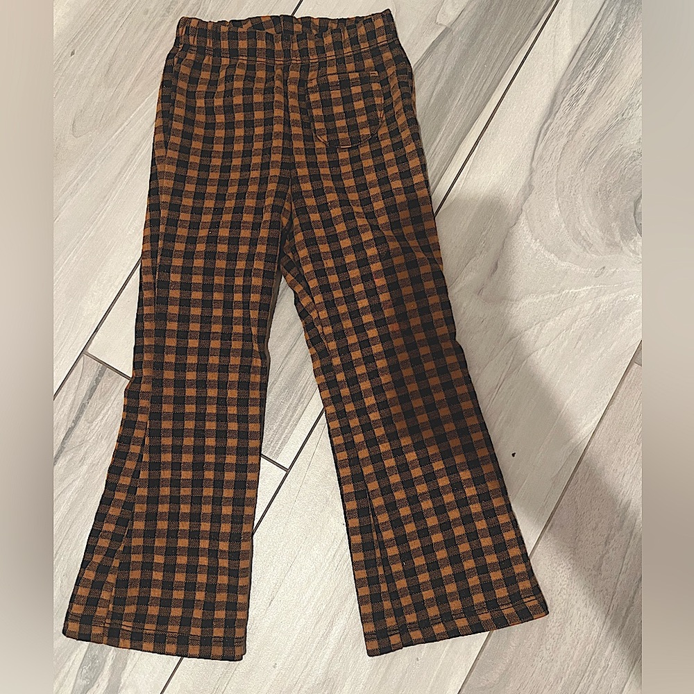 Zara checkered bell bottom. Size 2-3. Brown and black. Great condition!
